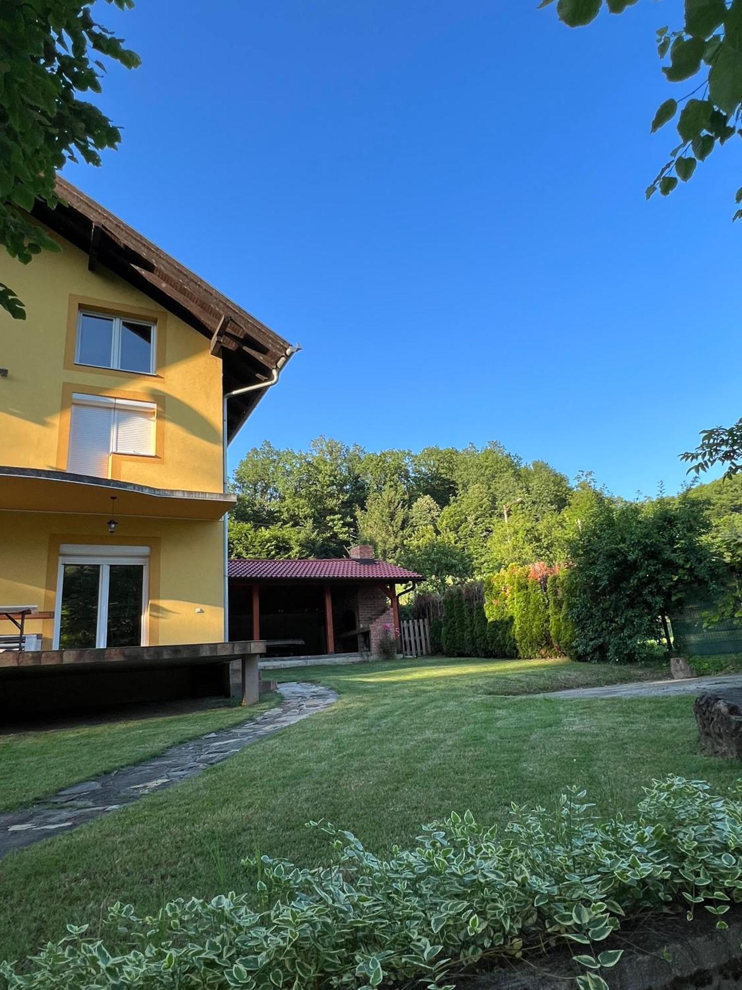 Holiday Homer Kuca Na Obali Vrbasa Banja Luka Zewnętrze zdjęcie